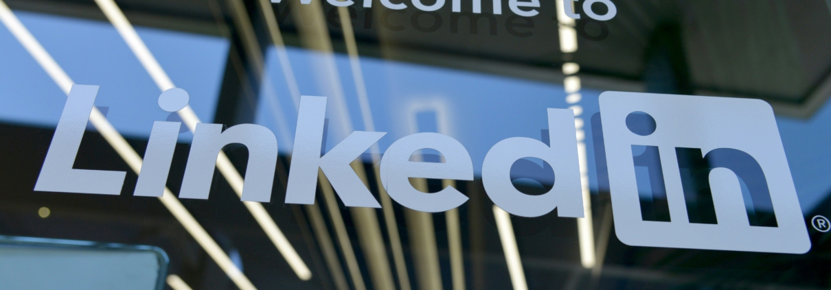 Willkommen bei LinkedIn – Moderne Arbeitsplatzumgebung